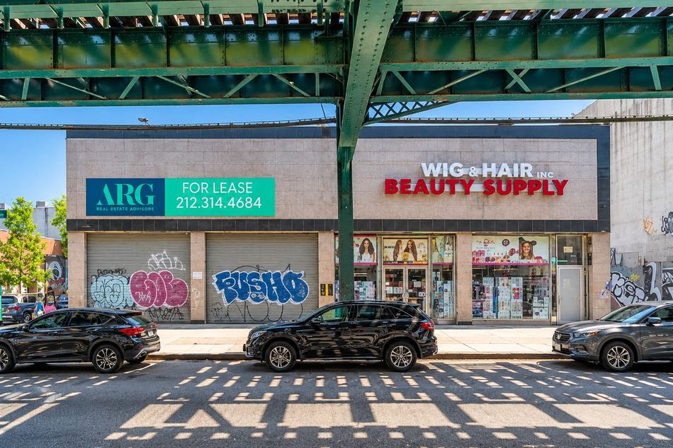 1621 Broadway